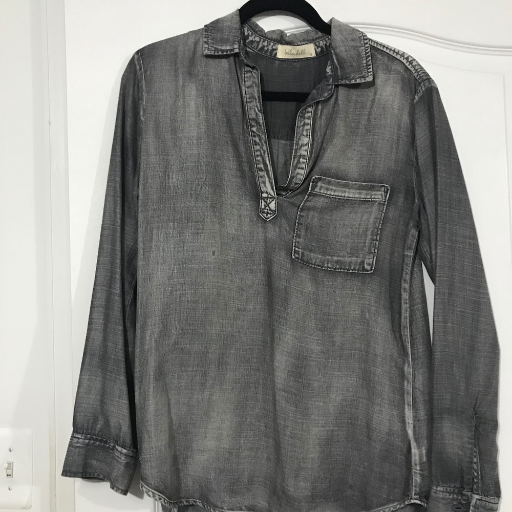 Bella Dahl Grey washed split neck denim blouse S